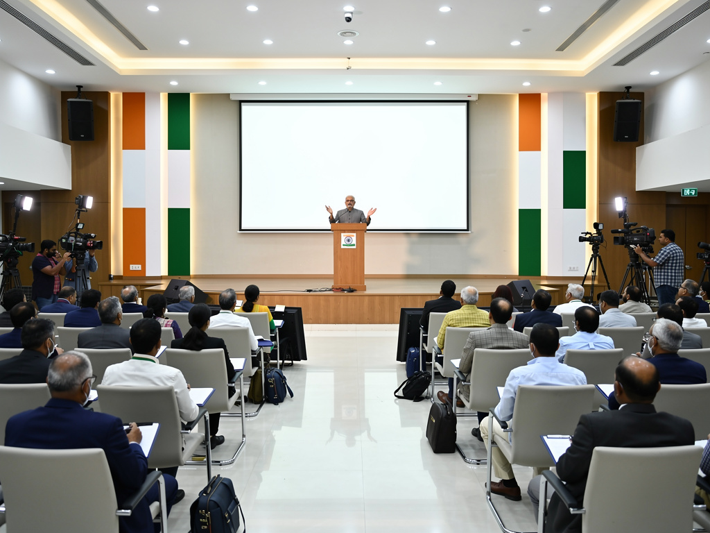 CEC says India polls follow Constitution, election laws as media learns electoral process